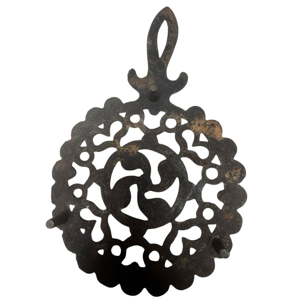 Vintage Cast Iron Trivet With Handle Round Pierced Farmhouse‎ Kitchen Decor - Picture 3 of 4